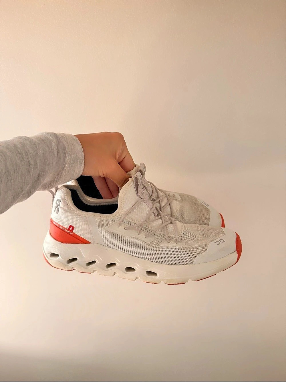 On Cloud kids sneaker